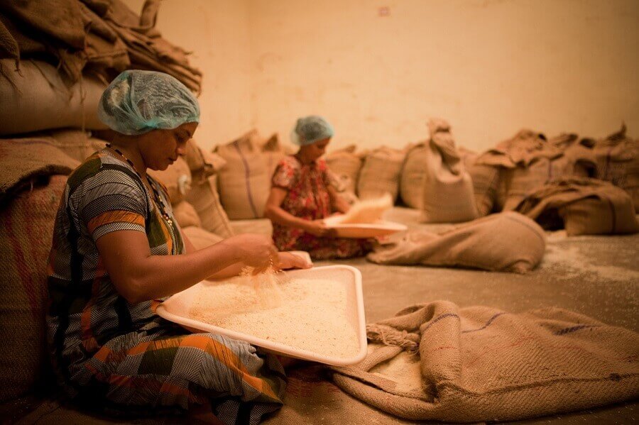 mujeres-trabajan-mangalore-india